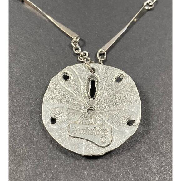Yorkshire Vintage Sand Dollar Pendant Necklace Silvertone 90's 17” - Picture 7 of 8